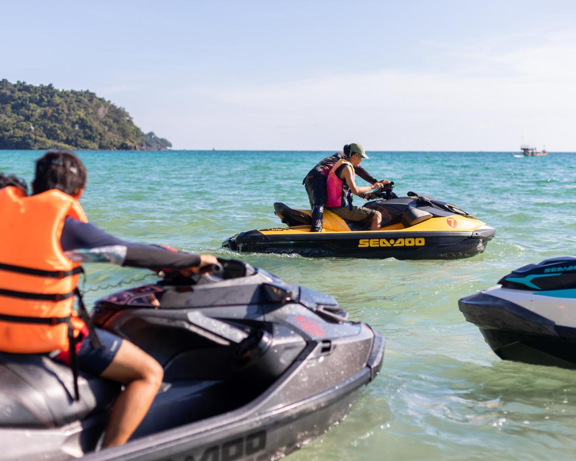 Mafiya Thansour beach